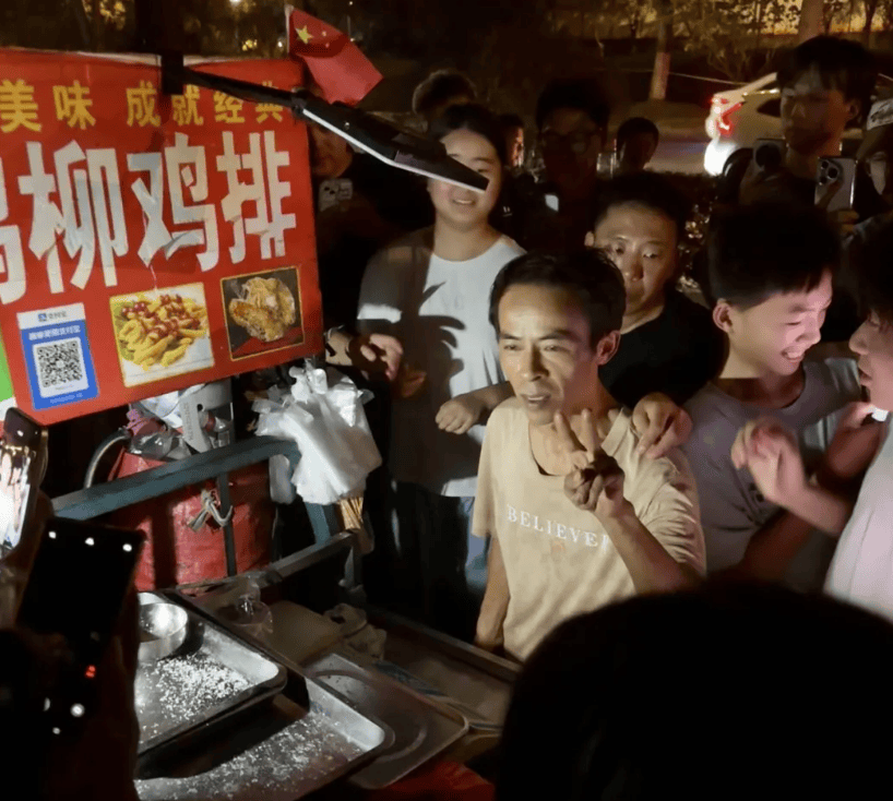 “老地方不见不散”，“鸡排哥”否认计划休息